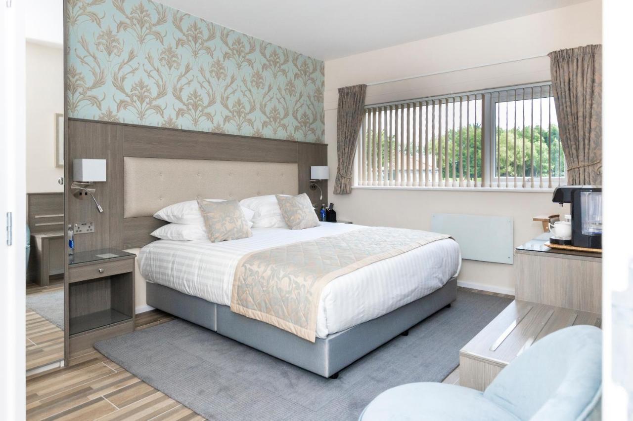 Kingfisher Hotel, Golf And Country Club Milton Keynes Buitenkant foto