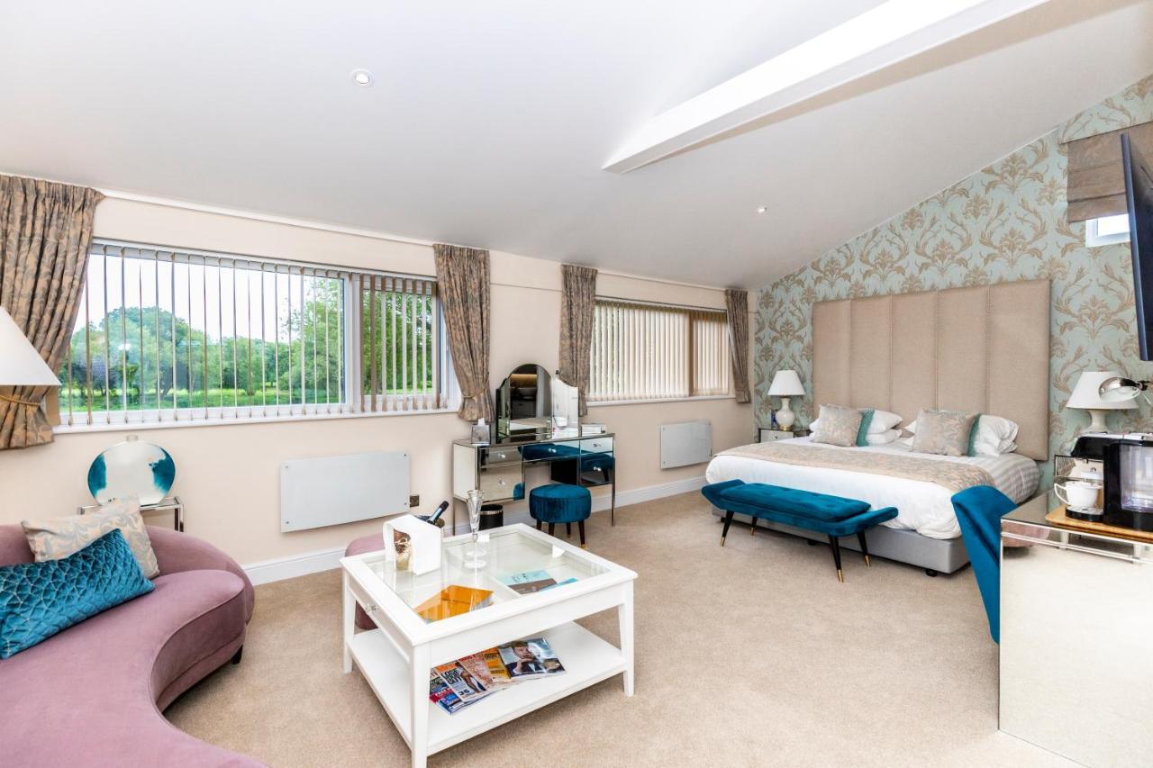 Kingfisher Hotel, Golf And Country Club Milton Keynes Buitenkant foto