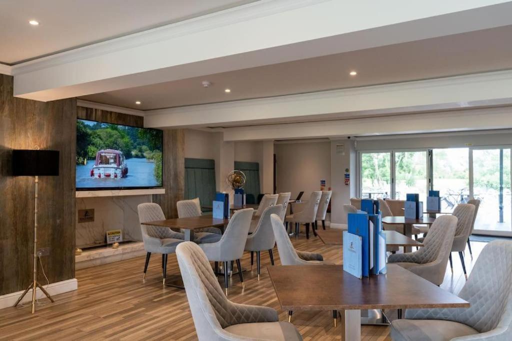 Kingfisher Hotel, Golf And Country Club Milton Keynes Buitenkant foto