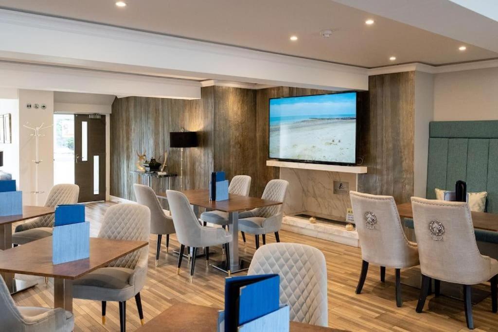 Kingfisher Hotel, Golf And Country Club Milton Keynes Buitenkant foto