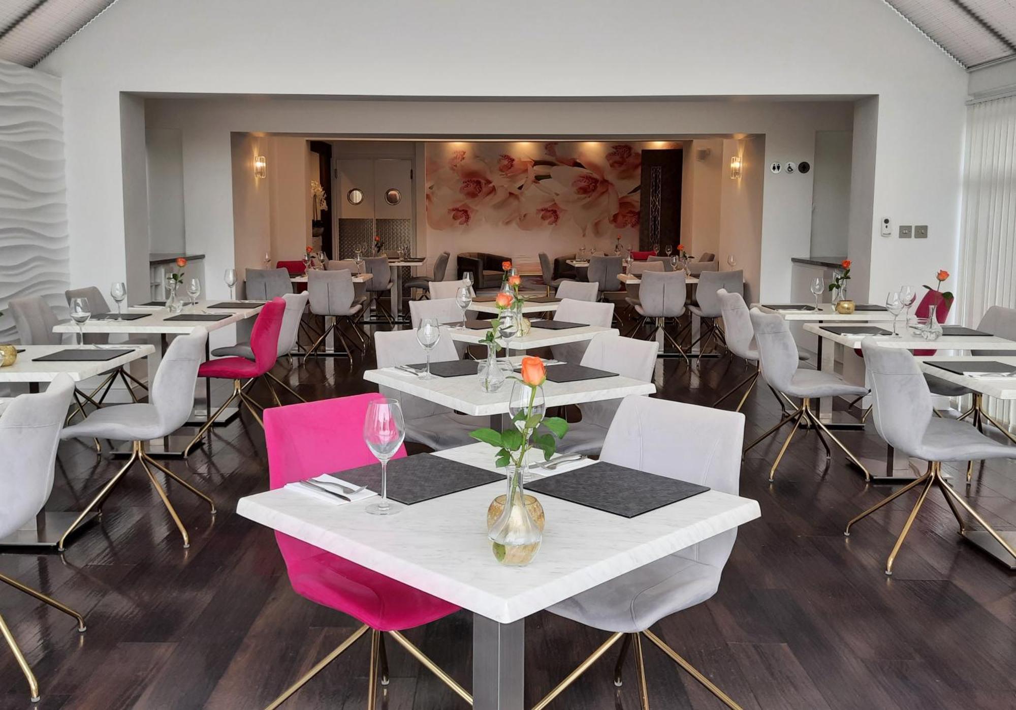 Kingfisher Hotel, Golf And Country Club Milton Keynes Buitenkant foto